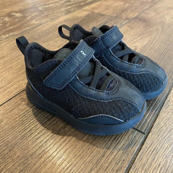 Sz 5 Nike Jordan Black Baby Boy Shoes - Picture 1 of 5